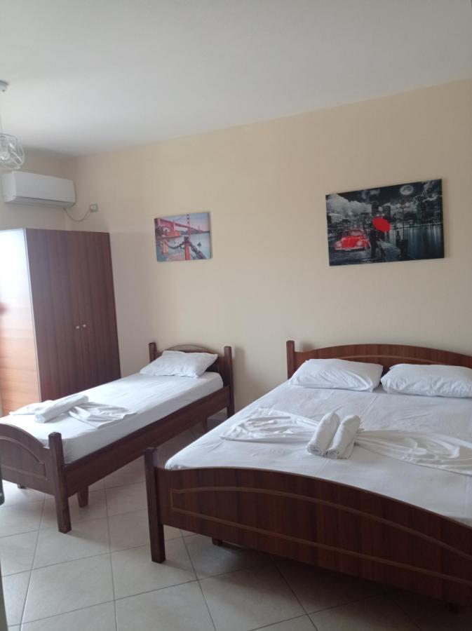 L&G Hotel Vlore Room photo