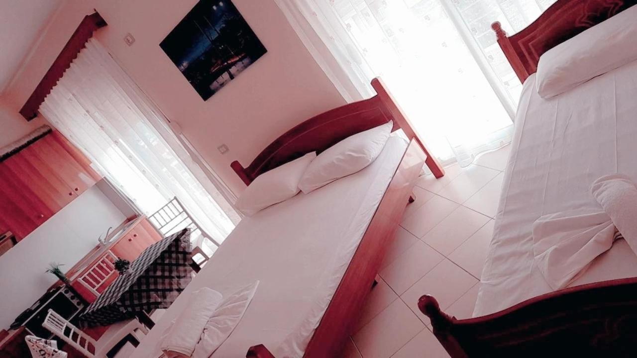 L&G Hotel Vlore Room photo