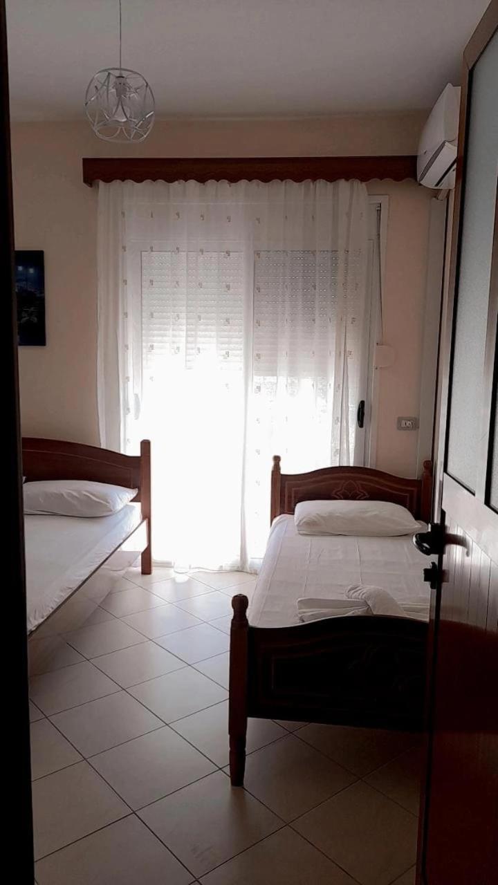 L&G Hotel Vlore Room photo