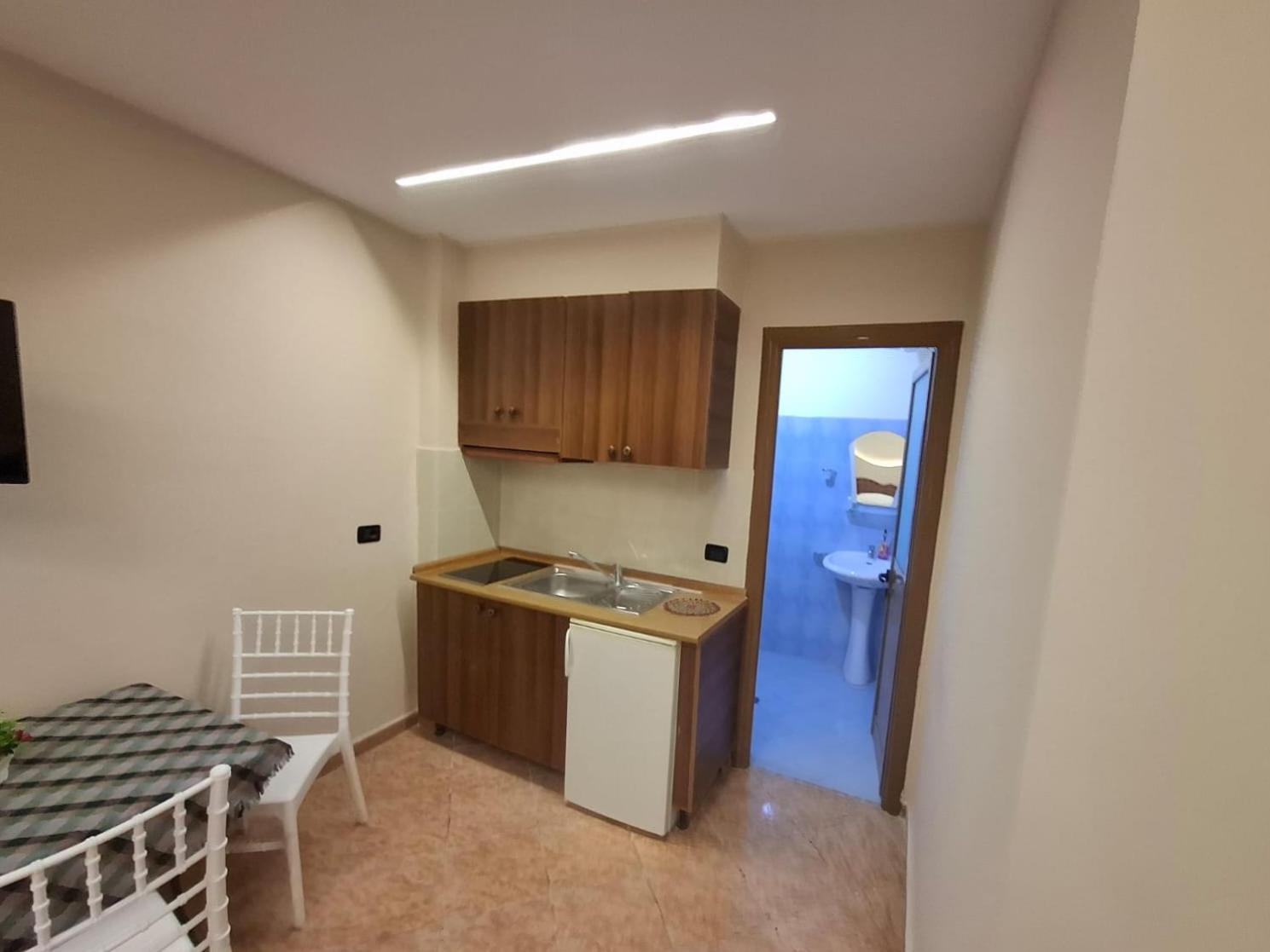 L&G Hotel Vlore Room photo