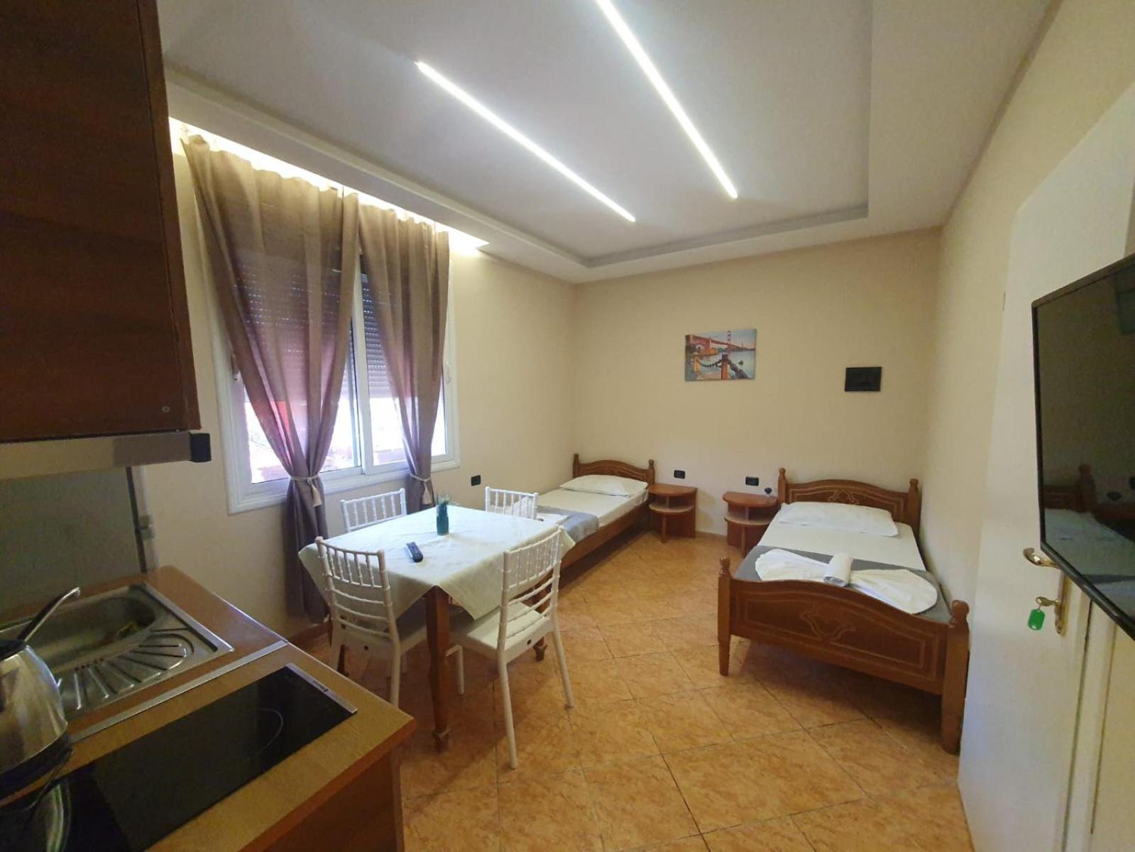 L&G Hotel Vlore Exterior photo
