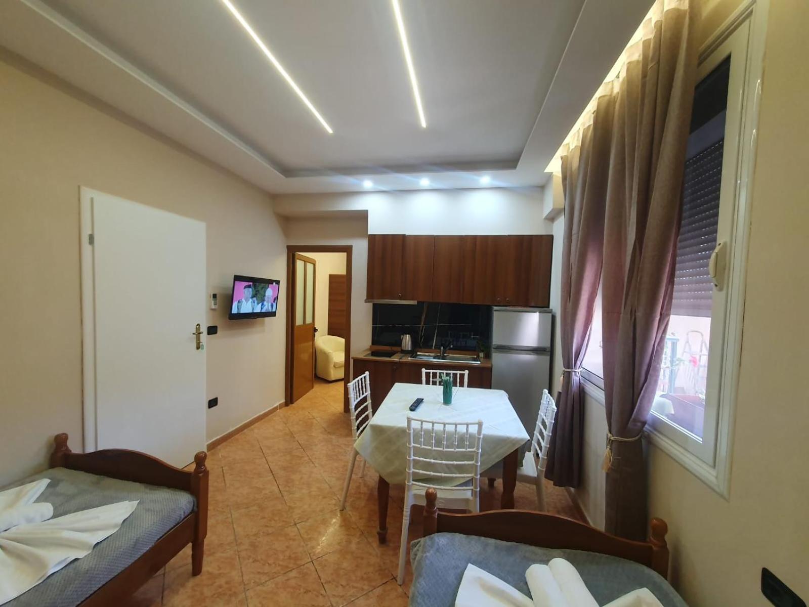 L&G Hotel Vlore Exterior photo