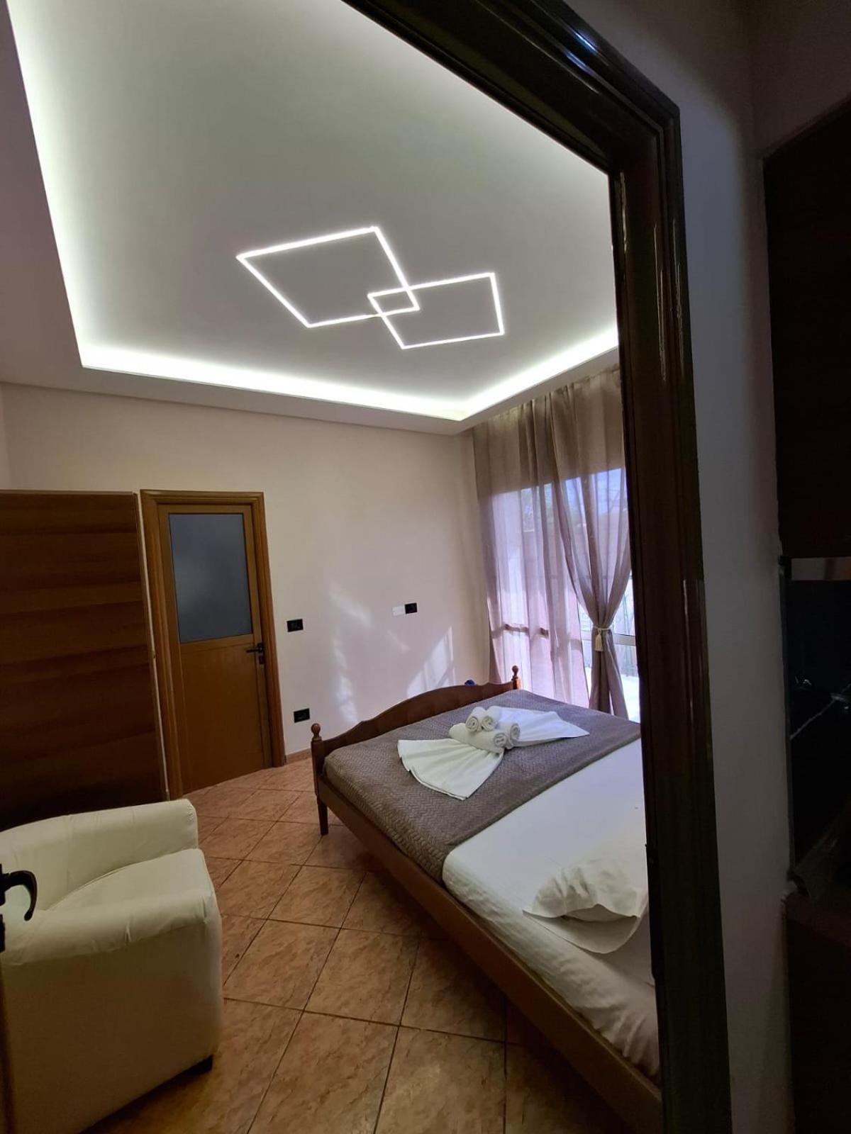 L&G Hotel Vlore Exterior photo